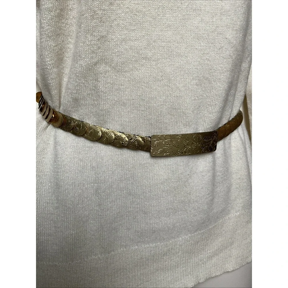Vintage Stretch Gold Tone Snake Belt Embossed Flowers 70s 80s Statement